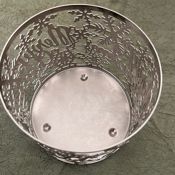 Hobby Lobby Christmas candle holder, 4.25” round - Picture 2 of 3